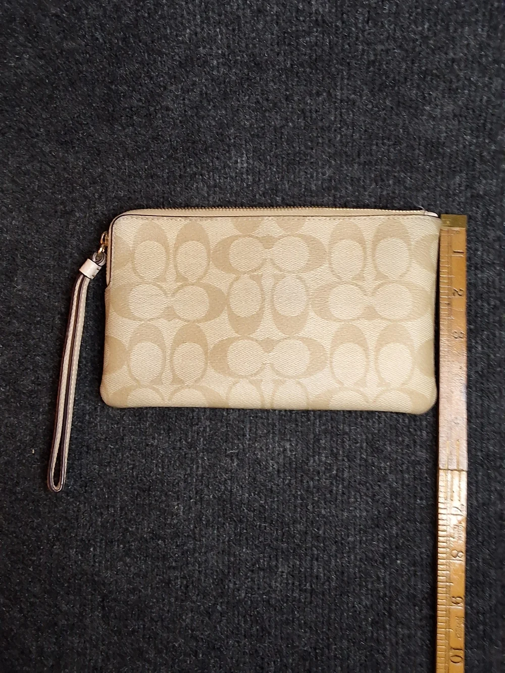 COACH Beige Signature Canvas Tiger Wristlet Pouchbagged. #7698